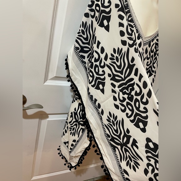 Swim cover up - Picture 5 of 9